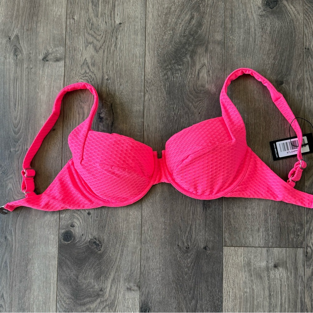 Vetchy Bikini Top- Small DD